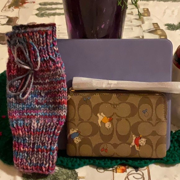 🐱 COACH ZIP WRISTLET IN SIGNATURE CANVAS WITH CAT MITTENS PRINT 🐱 NWT 🐱 - Picture 10 of 16